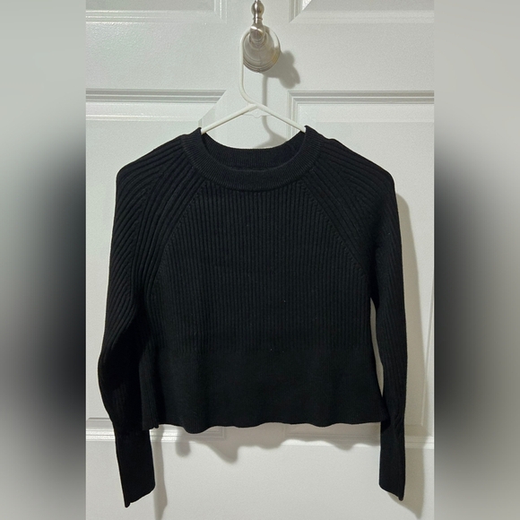 Olivaceous Cropped Sweater - Picture 2 of 5